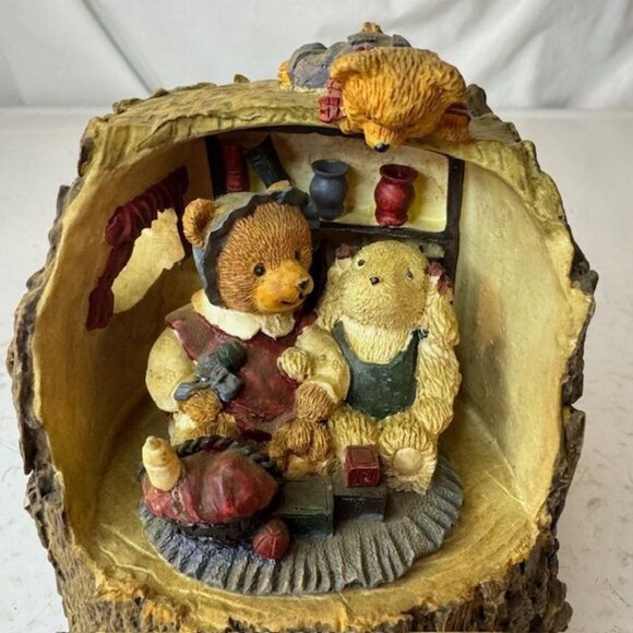 Charming Your Teddy Bear Wind-Up Music Box Featuring Bear Family Scene - Picture 2 of 6